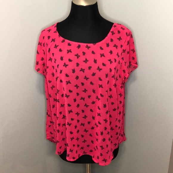 DONATING 1/20/25 Torrid Butterfly Button Back Shirt - Picture 3 of 6